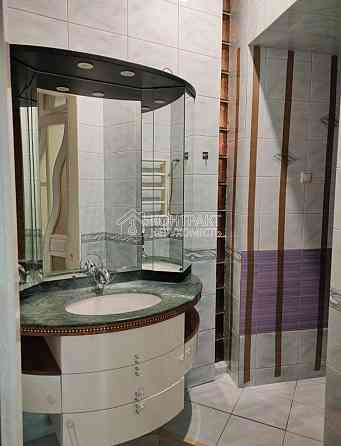 Продаж Квартира 3-кімнатна, 2/5 поверх на вул. Мистецтв Харків