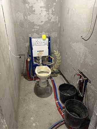 Продаж Квартира 2-кімнатна на Александра Олеся ул., 6А Київ