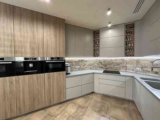 Продаж Квартира 3-кімнатна, 3/12 поверх на Філатова Академіка вул., д. 2/1 Киев