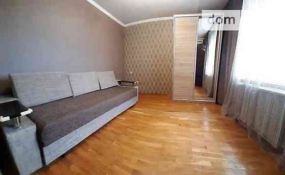 Оренда Квартира 3-кімнатна, 11/26 поверх на ул. Декабристов, 12/37 Київ