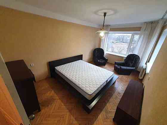 Оренда Квартира 2-кімнатна, 3/5 поверх на ул. Строителей, 19 Kiev