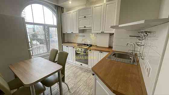 Продаж Квартира 1-кімнатна, 2/8 поверх на Луценко Дмитрия ул., 12 Киев