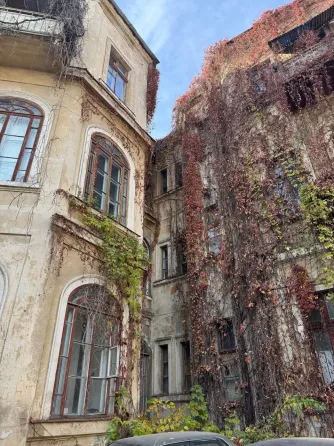 Продажа 3-этажный Дом с участком 4 сот 1337 кв.м 7+ комн. на Нежинська 51 Одесса