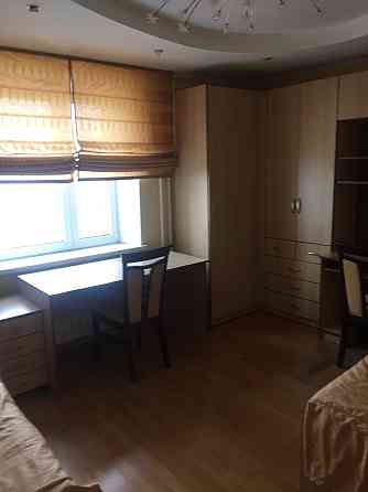 Продаж Квартира 3-кімнатна, 13/23 поверх на Червоної Калини вул., д. 72 Kiev