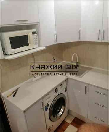 Оренда Квартира 1-кімнатна, 1/10 поверх на Калининградская ул. Киев