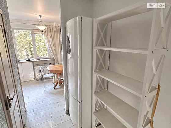 Оренда Квартира 3-кімнатна, 3/12 поверх на вул. Академіка Доброхотова, 1 Київ