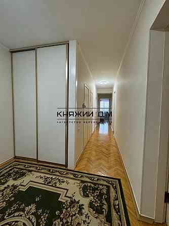 Оренда Квартира 3-кімнатна, 18/18 поверх на Старонаводницкая ул. Киев