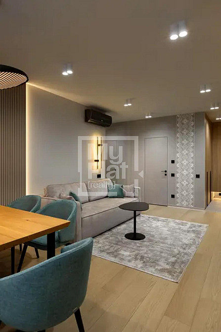 Продаж Квартира 3-кімнатна, 6/7 поверх на вул. Салютна Київ - фото 1