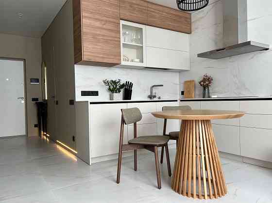 Продаж Квартира 2-кімнатна, 1/5 поверх на Сергія Колоса вул., д. 2Е Київ