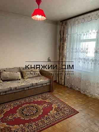 Продаж Квартира 3-кімнатна, 8/16 поверх на Ревуцького Киев