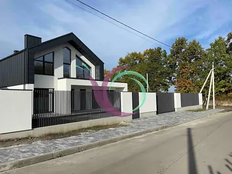 For sale 3-storey   250 sq.m 4 rooms at Незалежності вулиця  - photo 14