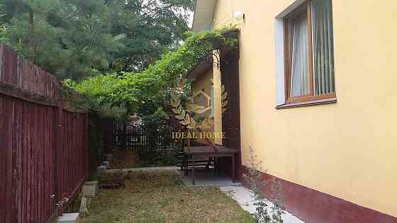 Продаж Будинок 8-кімнатний на Дмитрия Яворницкого ул., 1 Kiev