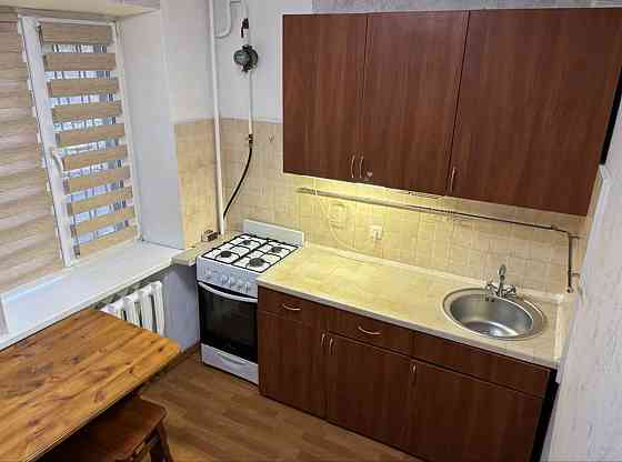 Оренда Квартира 1-кімнатна, 1/5 поверх на Колекторна, 3 Kiev