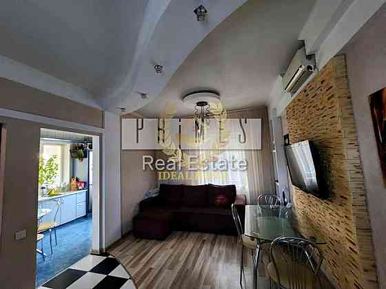 Продаж Будинок 4-кімнатний 