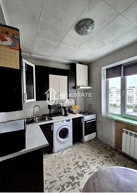 Продаж Квартира 3-кімнатна, 9/10 поверх на вул. Милославская Київ - фото 1