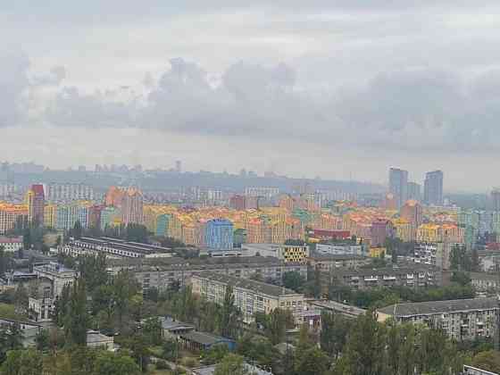 Продаж Квартира 2-кімнатна, 23/25 поверх на Харківське шосе, 19-А Київ