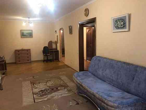 Оренда Квартира 3-кімнатна, 13/13 поверх на Кошица Александра ул., 7а Київ