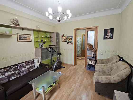 Оренда Квартира 2-кімнатна, 3/4 поверх на Титова ул., 27 Днепр