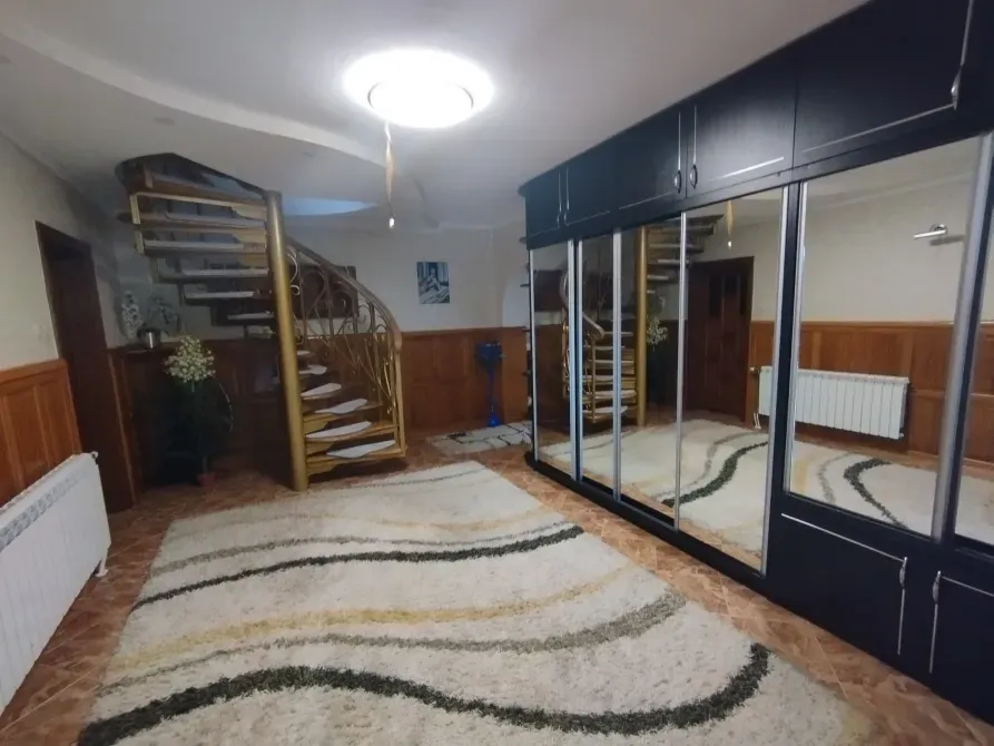 Продаж 3-поверховий Будинок з ділянкою 14 сот 160 кв.м 7+ кімн. на Центральна Ужгород - фото 12