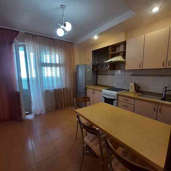 Оренда Квартира 1-кімнатна, 16/18 поверх на вул. Лариси Руденко, 21 Kiev