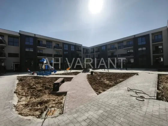 For sale 1-room Apartment 39 sq.m Волошкова 32 Storozhnytsia