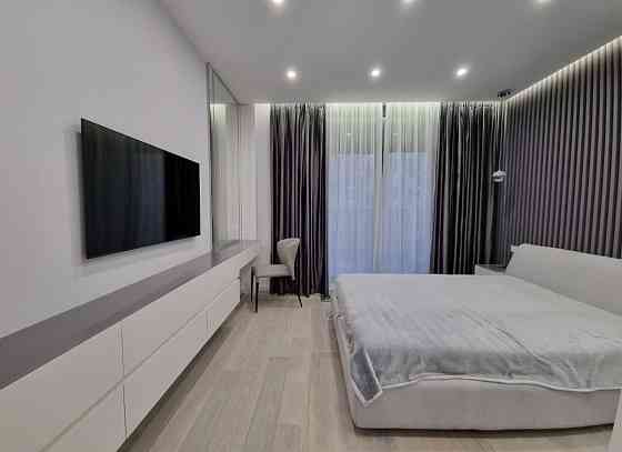 Продаж Квартира 2-кімнатна, 4/9 поверх на Набережно-Рибальська вул., д. 3 Київ