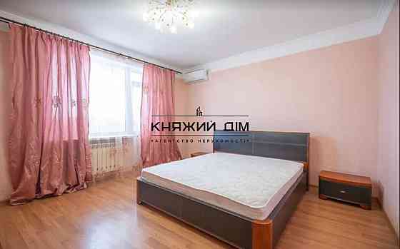 Оренда Квартира 3-кімнатна, 14/23 поверх на Днепровская Набережная Kiev