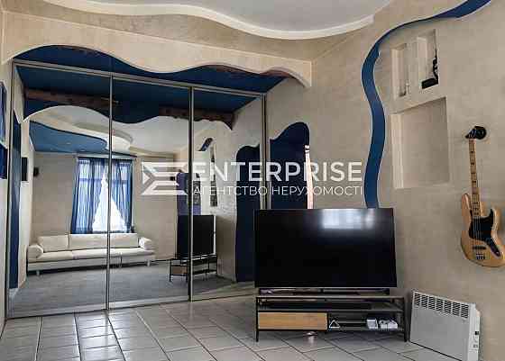 Продаж Квартира 3-кімнатна, 2/7 поверх на вул. Берестейський Київ