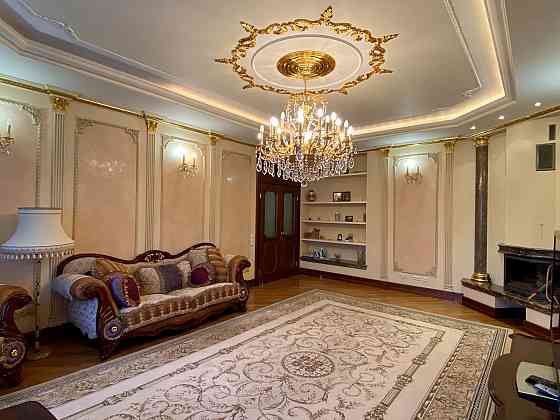 Продаж Квартира 4-кімнатна, 7/13 поверх на Лесі Українки вул., д. 23-А Київ