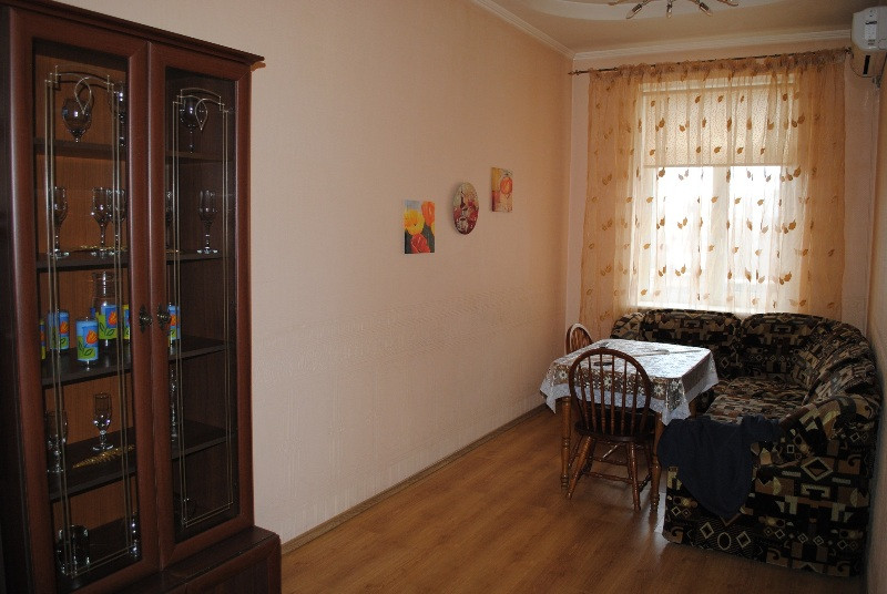 Оренда Квартира 3-кімнатна, 4/4 поверх на Нижний Вал ул. Kiev - photo 2