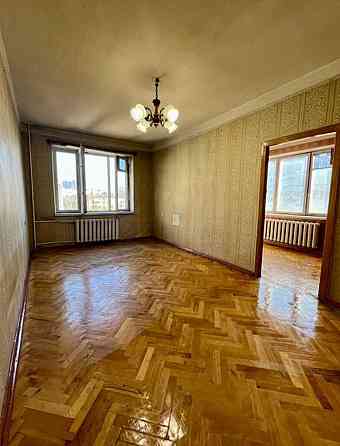 Продаж Квартира 3-кімнатна, 5/5 поверх на Соборності, 7 Киев