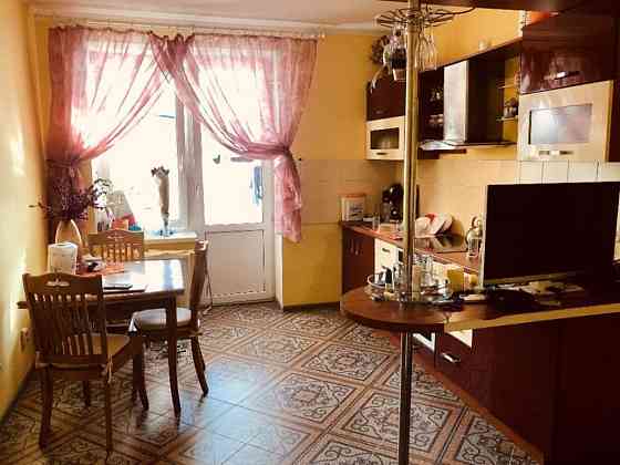 Оренда Квартира 1-кімнатна, 5/12 поверх на Драгоманова, 1а Київ