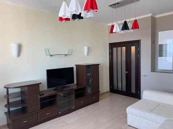 Оренда Квартира 3-кімнатна, 15/18 поверх на Базарная, 5/4 Одеса