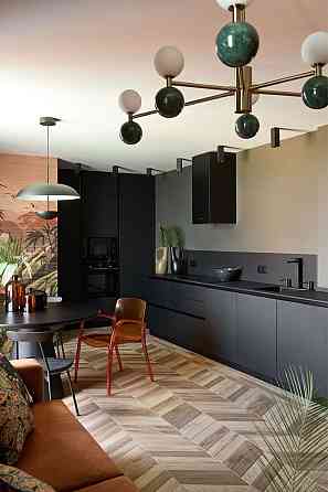 Продаж Квартира 3-кімнатна, 13/14 поверх на Соборності вул., д. 17 Київ