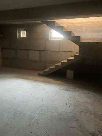 Двухэтажный новый таунхауз с подвалом. Limanka