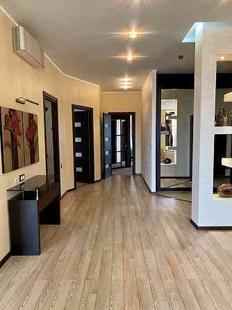 Продаж Квартира 3-кімнатна, 10/22 поверх на Генуэзская ул., 1 Одеса