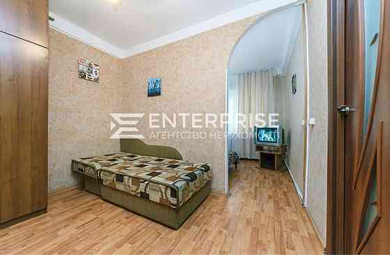 Продаж Квартира 1-кімнатна, 1/5 поверх на вул. Миру Kiev
