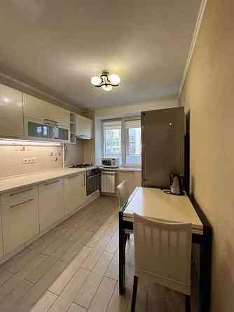 Оренда Квартира 1-кімнатна, 5/6 поверх на ул. Саксаганского Киев