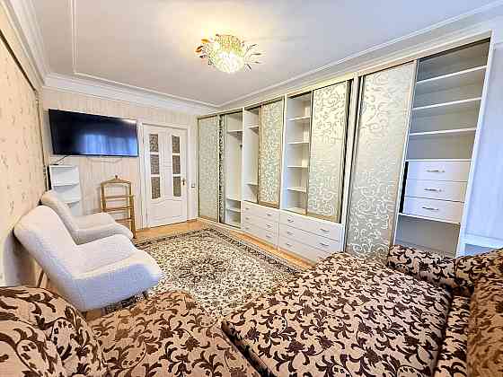 Продаж Квартира 2-кімнатна, 4/5 поверх на Солом'янська вул., д. 39 Київ