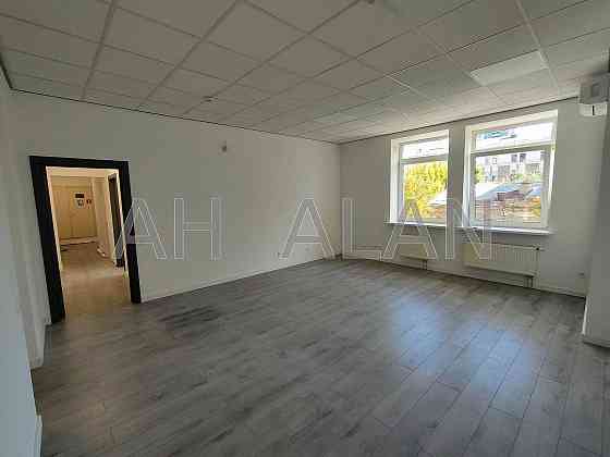 Оренда Будинок 5-кімнатний на Провіантська вул., 3 Київ