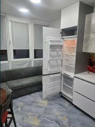 Продам квартиру 42 кв. м., 15/17, новий будинок, ЖК Акварель-1. Одеса