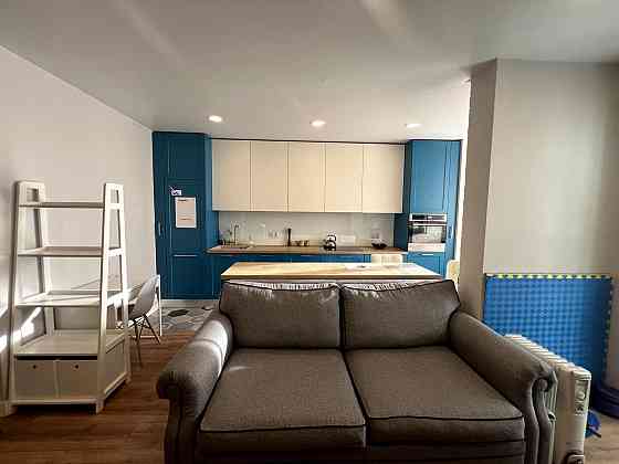 Продаж Квартира 2-кімнатна, 6/9 поверх на Метрологічна вул., д. 15 Киев