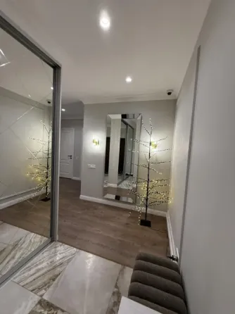For sale 2-room Apartment 104.1 sq.m Паркова,2/1А Khmel'nyts'kyy