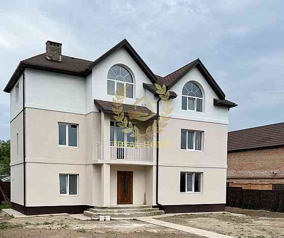 Продаж Будинок 5-кімнатний 