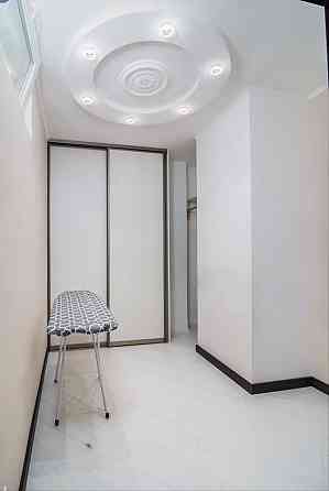 Продаж Квартира 2-кімнатна, 20/36 поверх на Соборності вул., д. 30 Kiev