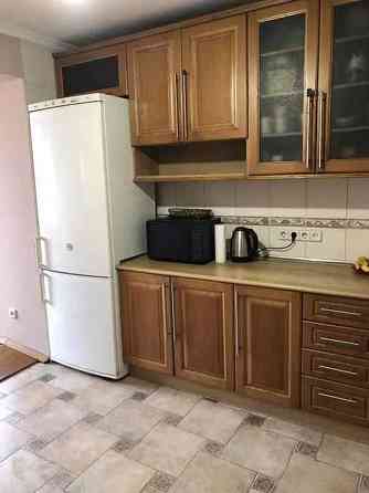 Оренда Квартира 3-кімнатна, 3/9 поверх на ул. Академика Булаховского, 30а Kiev