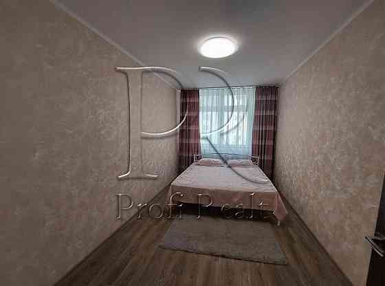 Оренда Квартира 3-кімнатна, 14/25 поверх на вул. Драгоманова, 2А Киев