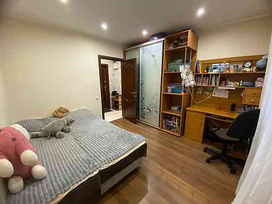 Продаж Квартира 2-кімнатна, 4/49 поверх на Рональда Рейгана вул., д. 11 Киев