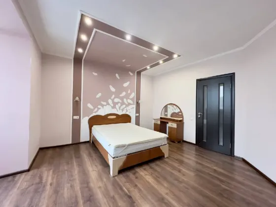 Продаж 2к Квартира 68.5 кв.м Коновальця Івано-Франківськ