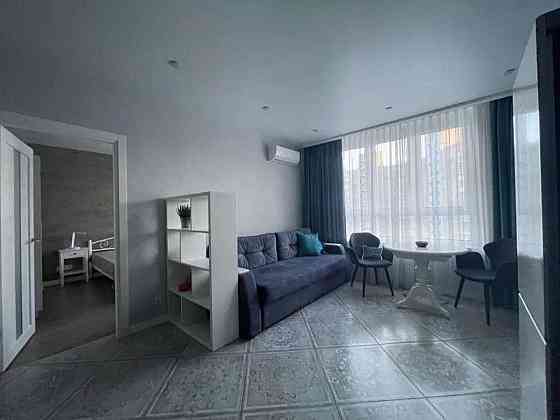 Оренда Квартира 2-кімнатна, 11/25 поверх на Драгоманова, 10 Kiev